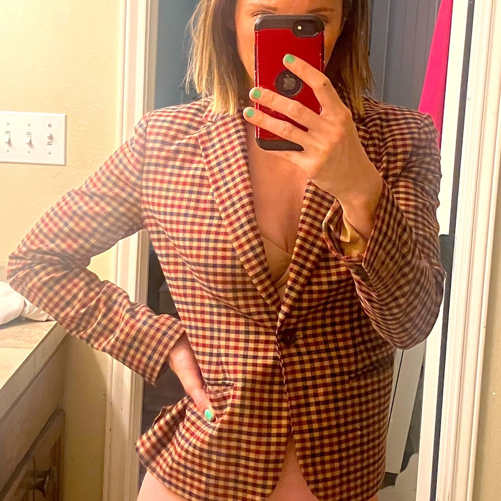 Chic fall colors tan maroon black check plaid tailored one button blazer